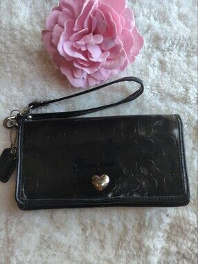 Coach Patent Leather Black Wristlet Wallet With Silver Heart Logo + Hangtag Rare